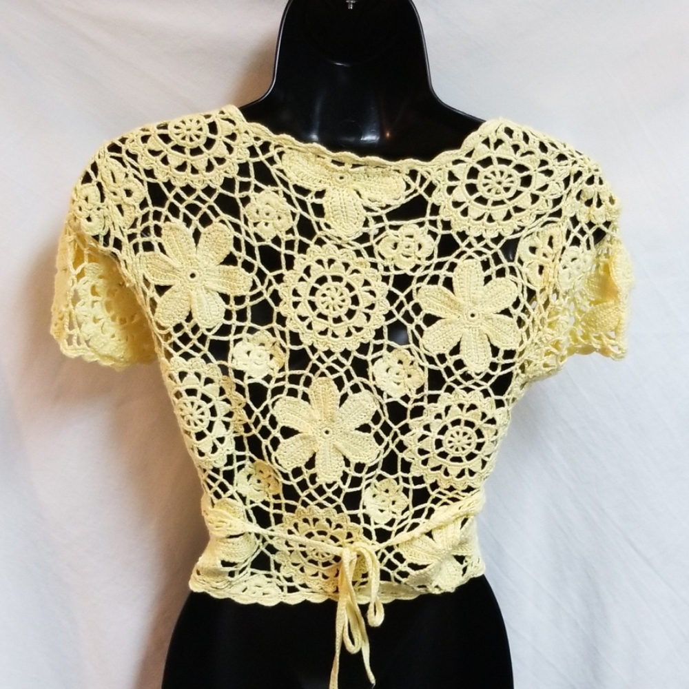 ๐3 for $15 Kensie crochet wrap top shrug sweater - Picture 2 of 5
